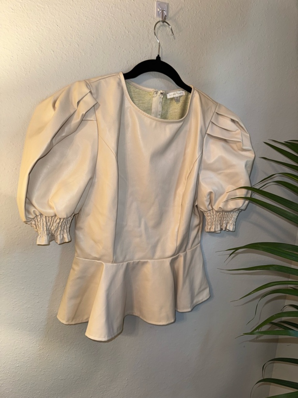 Flying Tomato Cream Puff-Sleeve Peplum Top